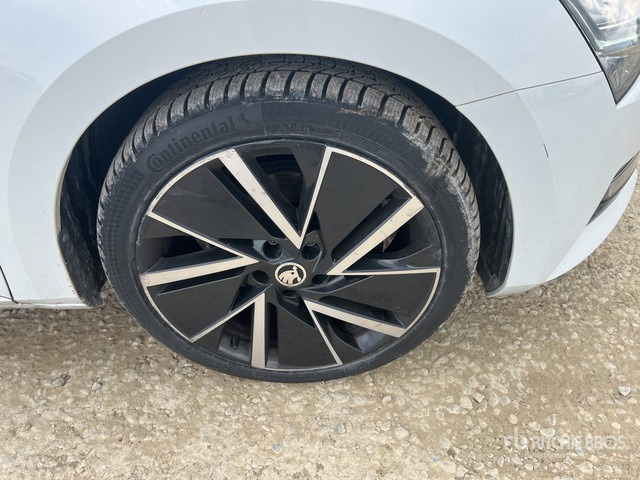 2020 Skoda Superb Wagon 2.0 TDI EVO 150CV EXECUTIVE Automobile - Car: picture 5 2020 Skoda Superb Wagon 2.0 TDI EVO 150CV EXECUTIVE Automobile - Car: picture 5