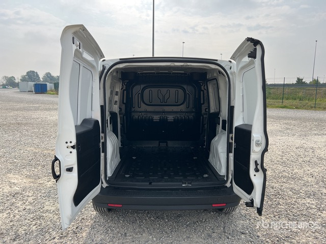 2021 Fiat Doblo CARGO CH1 LOUNGE 1.3 MJET 95CV ... Van Truck - Small van: picture 5 2021 Fiat Doblo CARGO CH1 LOUNGE 1.3 MJET 95CV ... Van Truck - Small van: picture 5