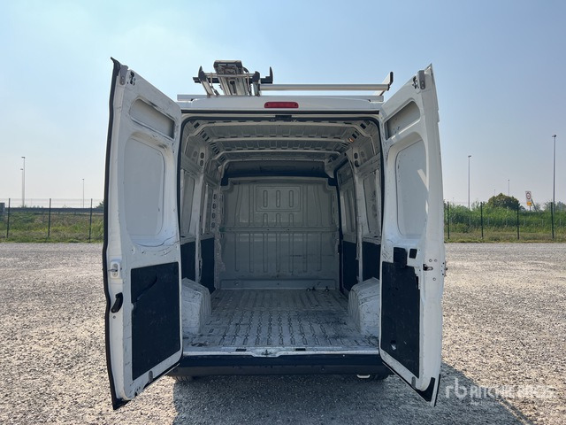 2021 Peugeot Boxer 333 L2H2 2.2 BLUEHDI 140CV S&S Van Truck - Small van: picture 5 2021 Peugeot Boxer 333 L2H2 2.2 BLUEHDI 140CV S&S Van Truck - Small van: picture 5