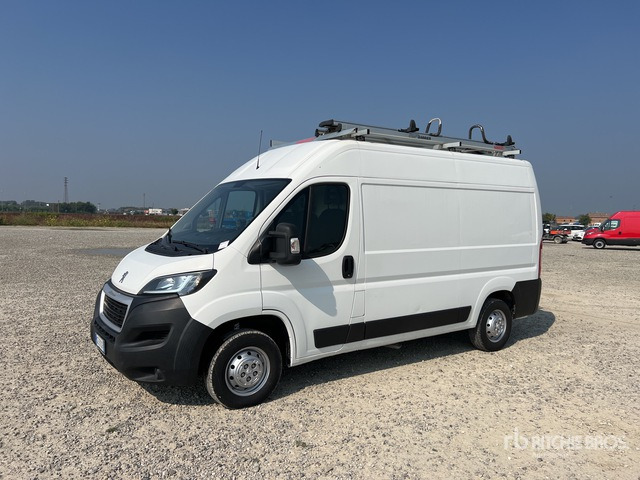 2021 Peugeot Boxer 333 L2H2 2.2 BLUEHDI 140CV S&S Van Truck - Small van: picture 3 2021 Peugeot Boxer 333 L2H2 2.2 BLUEHDI 140CV S&S Van Truck - Small van: picture 3