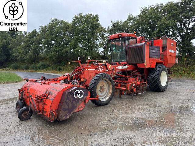 1998 Matrot M41H Self-Propelled 6 Row Machine A ... Sugar Beet Harvester - Beet harvester: picture 1 1998 Matrot M41H Self-Propelled 6 Row Machine A ... Sugar Beet Harvester - Beet harvester: picture 1