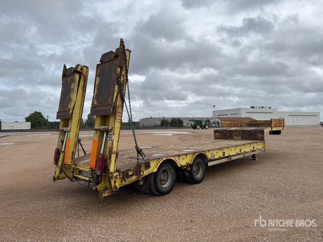 2002 Kaiser S3802F T/A Semi-Remorque Porte-Engins ... Lowboy Trailer - Low loader semi-trailer: picture 4 2002 Kaiser S3802F T/A Semi-Remorque Porte-Engins ... Lowboy Trailer - Low loader semi-trailer: picture 4