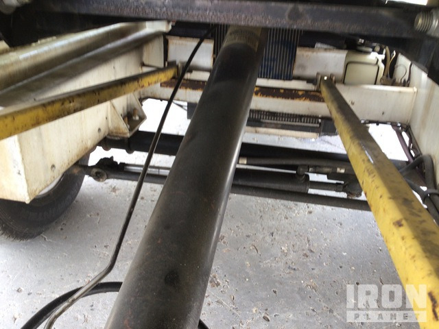 2005 Tug T660-1 600 mm x 7000 mm 4x2 (Inoperable) Belt Loader - Belt loader: picture 4 2005 Tug T660-1 600 mm x 7000 mm 4x2 (Inoperable) Belt Loader - Belt loader: picture 4