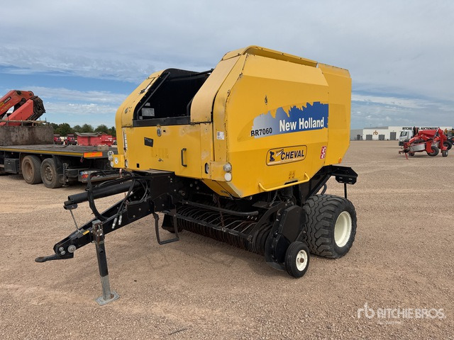2011 New Holland BR7060 Presse A Balles Rondes Round Baler - Round baler: picture 2 2011 New Holland BR7060 Presse A Balles Rondes Round Baler - Round baler: picture 2