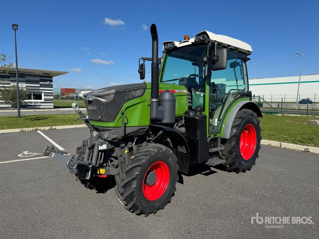 2023 Fendt 208 F Vario Gen 3 Profi 4x4 Tracteur Agricole (Non Util ... 4WD Tractor - Farm tractor: picture 1 2023 Fendt 208 F Vario Gen 3 Profi 4x4 Tracteur Agricole (Non Util ... 4WD Tractor - Farm tractor: picture 1