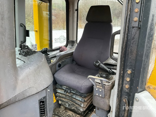 2006 Komatsu D65PX-15E0 Crawler Dozer - Bulldozer: picture 5 2006 Komatsu D65PX-15E0 Crawler Dozer - Bulldozer: picture 5