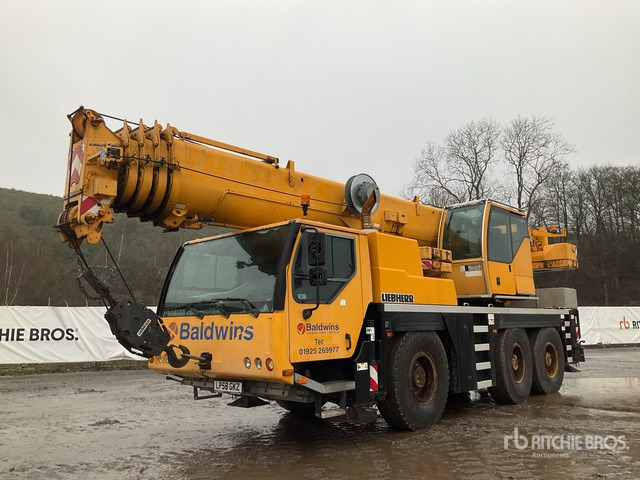 2009 Liebherr LTM1055-3.2 55 ton 6x6x6 All Terrain Crane - All terrain crane: picture 1 2009 Liebherr LTM1055-3.2 55 ton 6x6x6 All Terrain Crane - All terrain crane: picture 1