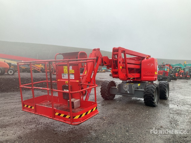2011 Genie Z45/25 4WD Diesel Articulating Boom Lift - Articulated boom: picture 2 2011 Genie Z45/25 4WD Diesel Articulating Boom Lift - Articulated boom: picture 2