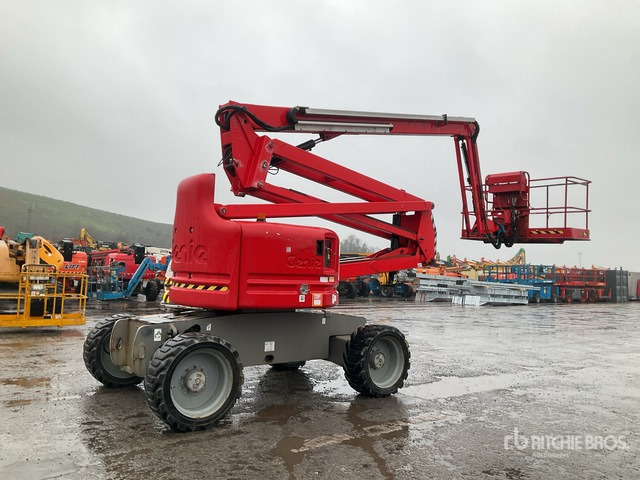 2011 Genie Z60 4WD Diesel Articulating Boom Lift - Articulated boom: picture 1 2011 Genie Z60 4WD Diesel Articulating Boom Lift - Articulated boom: picture 1