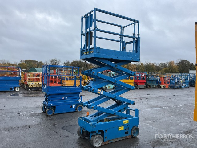 2013 Genie GS1932 Electric Scissor Lift - Scissor lift: picture 1 2013 Genie GS1932 Electric Scissor Lift - Scissor lift: picture 1