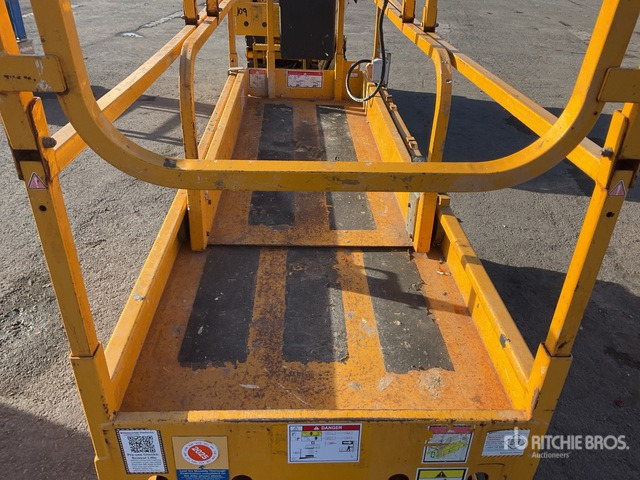 Scissor lift 2015 Haulotte COMPACT8 Electric Scissor Lift: picture 6 Scissor lift 2015 Haulotte COMPACT8 Electric Scissor Lift: picture 6