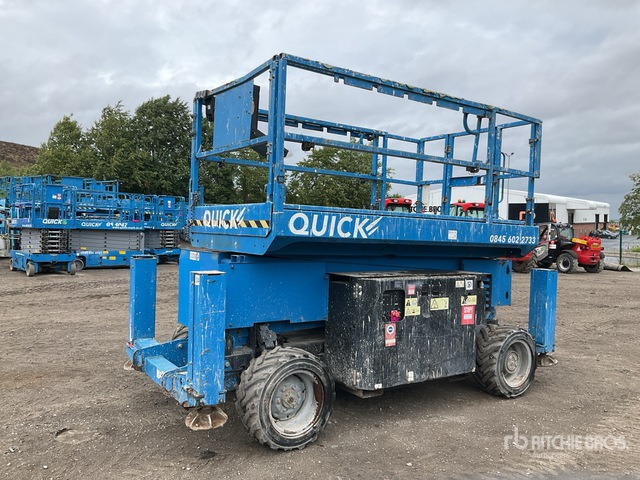 2016 Genie GS3369RT 4x4 Diesel Scissor Lift - Scissor lift: picture 1 2016 Genie GS3369RT 4x4 Diesel Scissor Lift - Scissor lift: picture 1