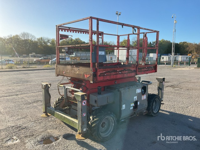 2016 Skyjack SJ5832 4x4 Diesel Scissor Lift - Scissor lift: picture 2 2016 Skyjack SJ5832 4x4 Diesel Scissor Lift - Scissor lift: picture 2