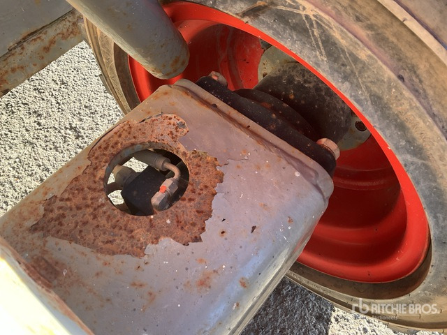 2016 Skyjack SJ5832 4x4 Diesel Scissor Lift - Scissor lift: picture 5 2016 Skyjack SJ5832 4x4 Diesel Scissor Lift - Scissor lift: picture 5