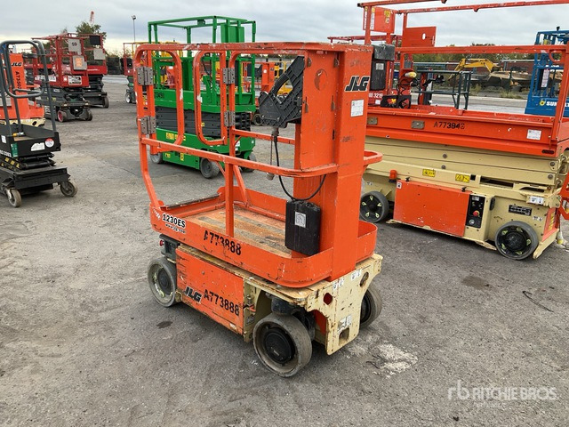 2017 JLG 1230ES Scissor Lift Vertical Mast Lift - Vertical mast lift: picture 4 2017 JLG 1230ES Scissor Lift Vertical Mast Lift - Vertical mast lift: picture 4