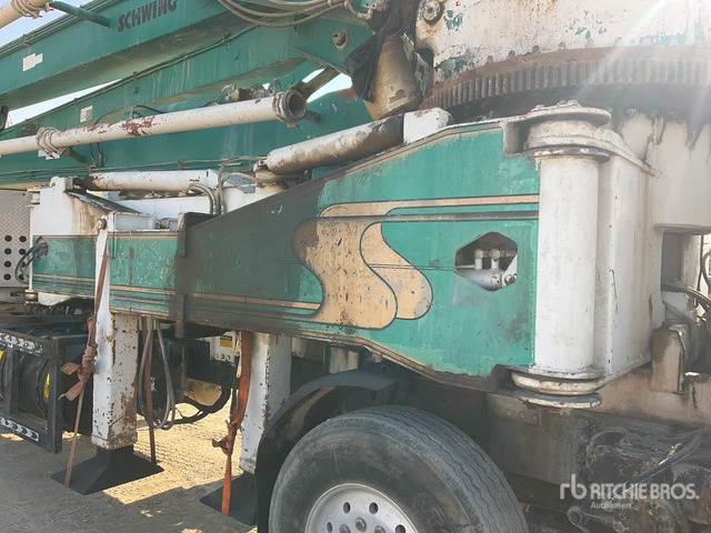 1997 Mack MR688S 1997 Schwing KVM 42/38 42 m on 8x4 Concrete Pump Truck - Concrete pump truck: picture 4 1997 Mack MR688S 1997 Schwing KVM 42/38 42 m on 8x4 Concrete Pump Truck - Concrete pump truck: picture 4