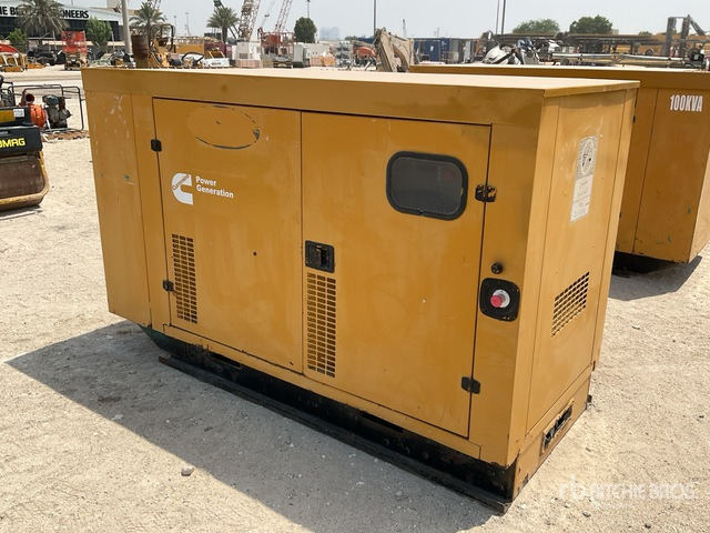 2005 Cummins 100 kVA Skid-Mounted Generator Set - Generator set: picture 1 2005 Cummins 100 kVA Skid-Mounted Generator Set - Generator set: picture 1