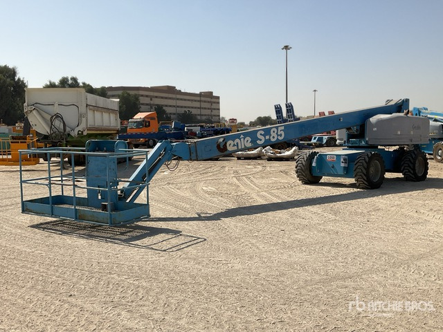 2006 Genie S85 4WD Diesel Telescopic Boom Lift - Telescopic boom: picture 1 2006 Genie S85 4WD Diesel Telescopic Boom Lift - Telescopic boom: picture 1