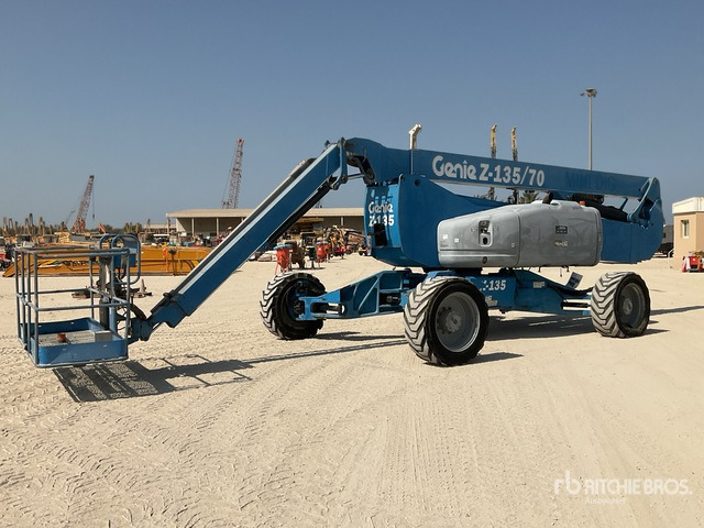 2006 Genie Z135/70 4WD Diesel Articulating Boom Lift - Articulated boom: picture 2 2006 Genie Z135/70 4WD Diesel Articulating Boom Lift - Articulated boom: picture 2