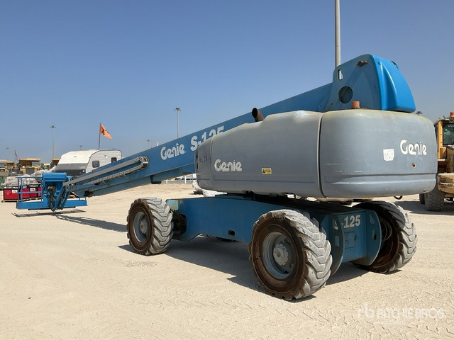 2007 Genie S125 4WD Diesel Telescopic Boom Lift - Telescopic boom: picture 2 2007 Genie S125 4WD Diesel Telescopic Boom Lift - Telescopic boom: picture 2