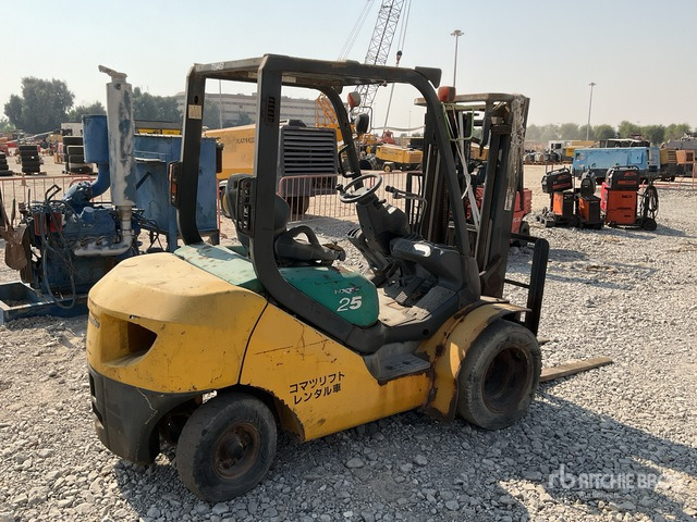 2007 Komatsu FD25T-16 2.5 ton (Inoperable) Forklift - Diesel forklift: picture 3 2007 Komatsu FD25T-16 2.5 ton (Inoperable) Forklift - Diesel forklift: picture 3