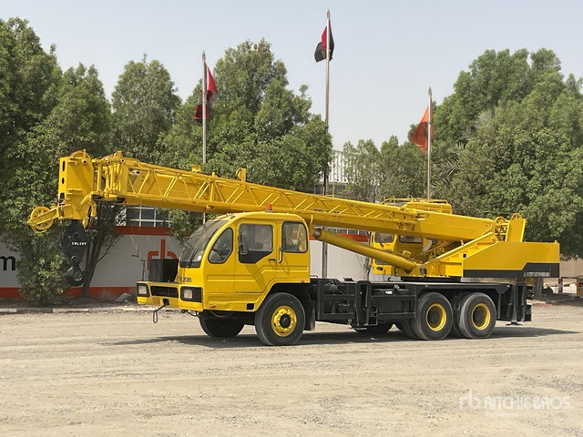 2007 XCMG QY20 20 ton 6x4 Hydraulic Truck Crane - Mobile crane: picture 2 2007 XCMG QY20 20 ton 6x4 Hydraulic Truck Crane - Mobile crane: picture 2