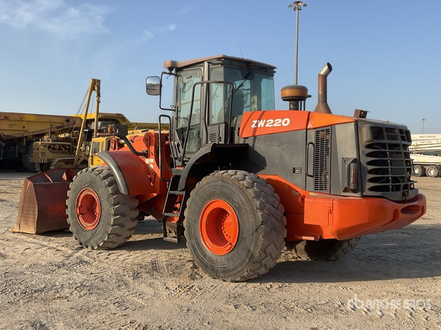2008 Hitachi ZW220 Wheel Loader - Wheel loader: picture 2 2008 Hitachi ZW220 Wheel Loader - Wheel loader: picture 2