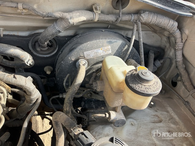 2011 Toyota Hilux 4x4 Crew Cab Pickup - Pickup truck: picture 4 2011 Toyota Hilux 4x4 Crew Cab Pickup - Pickup truck: picture 4