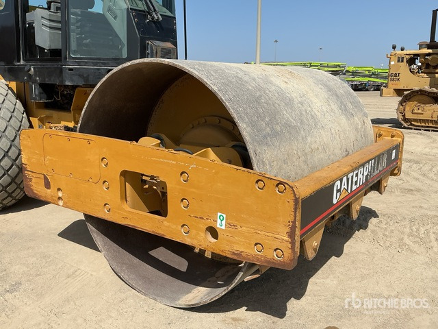 2012 Cat CS-533E Smooth Drum Compactor - Compactor: picture 4 2012 Cat CS-533E Smooth Drum Compactor - Compactor: picture 4