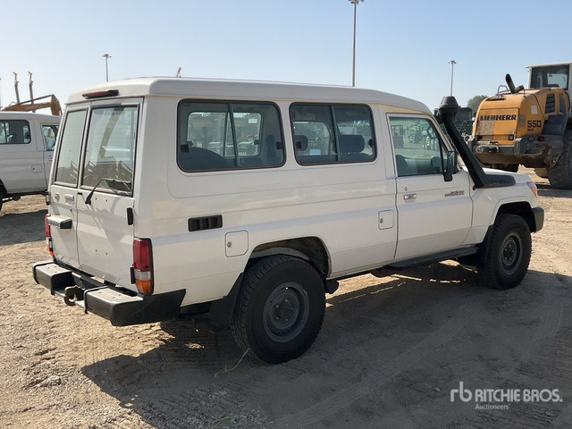 2017 Toyota Land Cruiser 78L 4x4 SUV - SUV: picture 3 2017 Toyota Land Cruiser 78L 4x4 SUV - SUV: picture 3