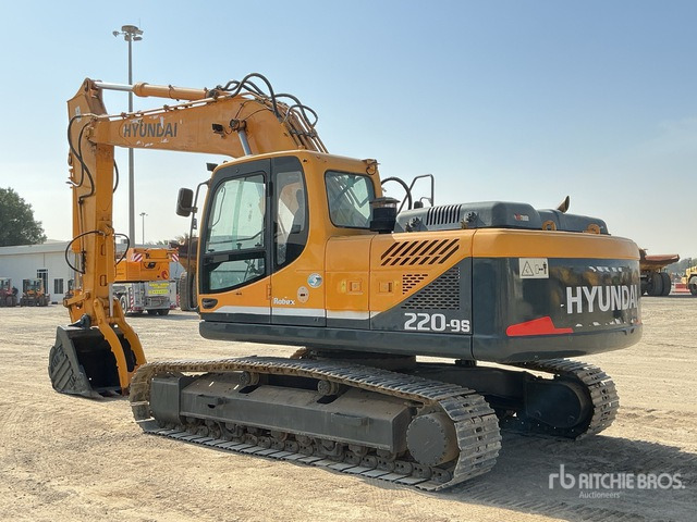 Hyundai Robex 220LC-9S Tracked Excavator - Crawler excavator: picture 2 Hyundai Robex 220LC-9S Tracked Excavator - Crawler excavator: picture 2