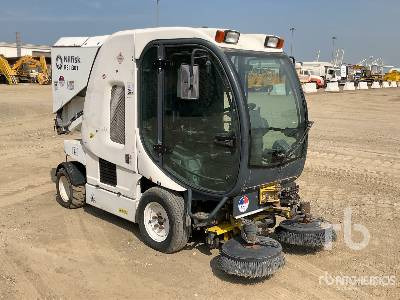 NILFISK EC0101 Ride-On - Road sweeper: picture 4 NILFISK EC0101 Ride-On - Road sweeper: picture 4