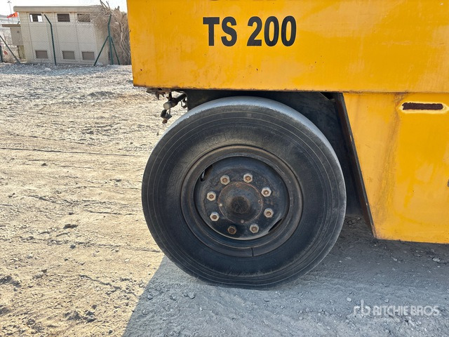 Sakai TS200 Pneumatic Roller - Pneumatic roller: picture 4 Sakai TS200 Pneumatic Roller - Pneumatic roller: picture 4