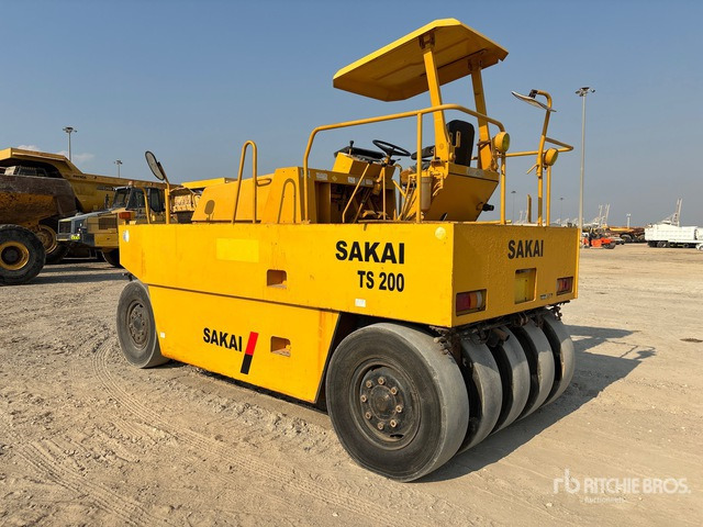 Sakai TS200 Pneumatic Roller - Pneumatic roller: picture 2 Sakai TS200 Pneumatic Roller - Pneumatic roller: picture 2