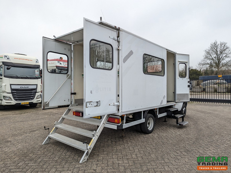 Mercedes-Benz 400-serie 410 D 4x2 Euro2 - Mobiel Kantoor - Standkachel - Hydr. Steunpoten - Eigen Accu's - 26.000KM Origineel - MARGE - Commercial vehicle: picture 2 Mercedes-Benz 400-serie 410 D 4x2 Euro2 - Mobiel Kantoor - Standkachel - Hydr. Steunpoten - Eigen Accu's - 26.000KM Origineel - MARGE - Commercial vehicle: picture 2
