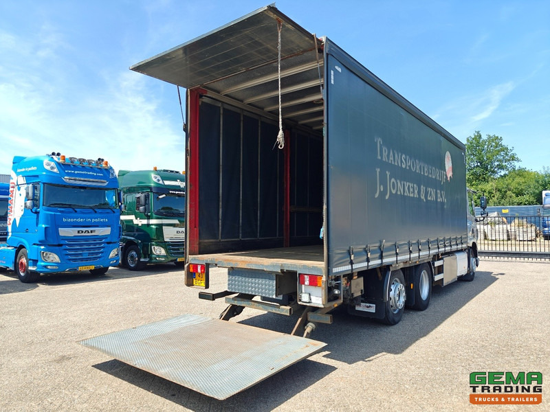 DAF CF 400 FAN 6x2/4 SpaceCab Euro6A - Schuifzeilenbak 7.7m + Laadklep 2000kg - HH Vloer - AanhangerKoppeling - Curtain side truck: picture 2 DAF CF 400 FAN 6x2/4 SpaceCab Euro6A - Schuifzeilenbak 7.7m + Laadklep 2000kg - HH Vloer - AanhangerKoppeling - Curtain side truck: picture 2