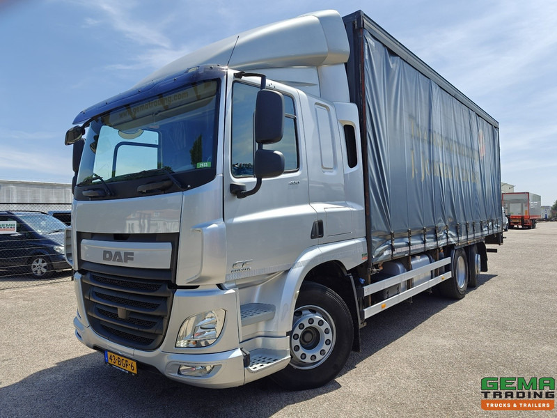 DAF CF 400 FAN 6x2/4 SpaceCab Euro6A - Schuifzeilenbak 7.7m + Laadklep 2000kg - HH Vloer - AanhangerKoppeling - Curtain side truck: picture 1 DAF CF 400 FAN 6x2/4 SpaceCab Euro6A - Schuifzeilenbak 7.7m + Laadklep 2000kg - HH Vloer - AanhangerKoppeling - Curtain side truck: picture 1
