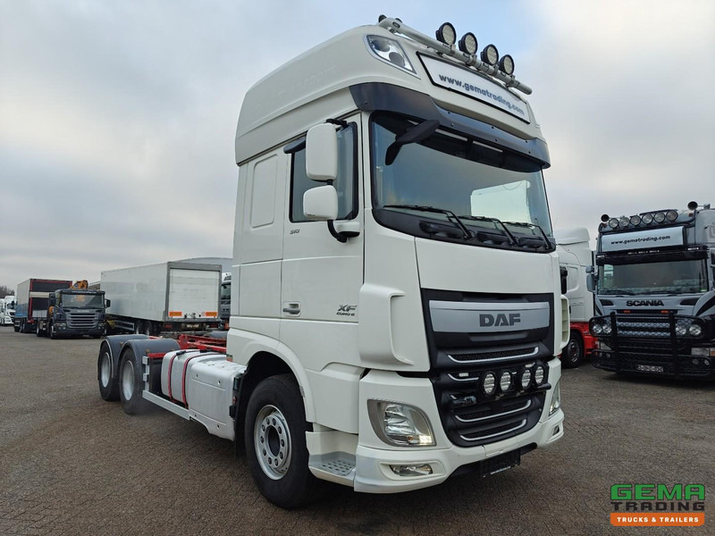 DAF XF 510 FAS 6x2 Superspacecab Euro6 - Retarder - Vollucht - 10Tires - ChassisCabine - LiftAs - VBG Vangmuilkoppeling - Navi - Cab chassis truck: picture 2 DAF XF 510 FAS 6x2 Superspacecab Euro6 - Retarder - Vollucht - 10Tires - ChassisCabine - LiftAs - VBG Vangmuilkoppeling - Navi - Cab chassis truck: picture 2