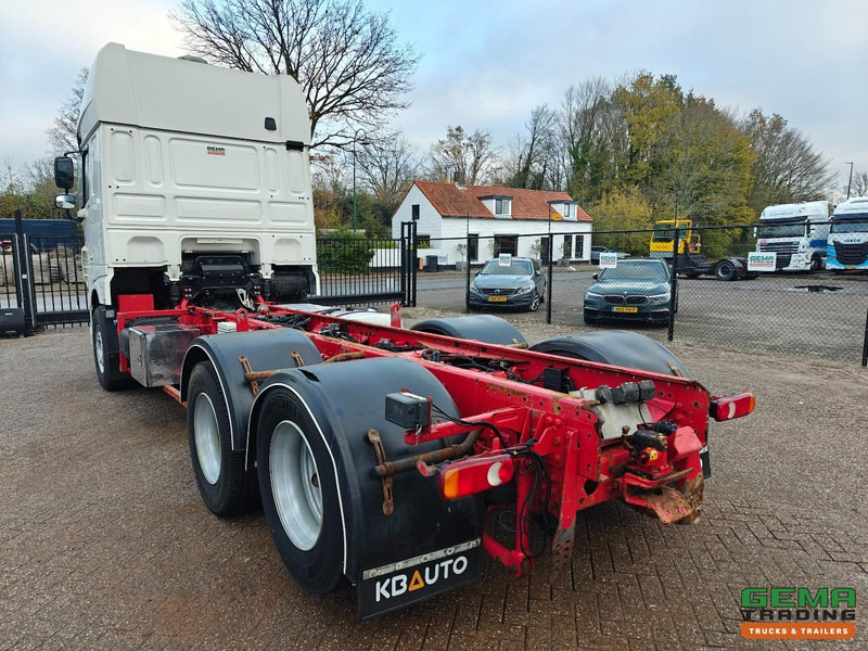 DAF XF 510 FAS 6x2 Superspacecab Euro6 - Retarder - Vollucht - 10Tires - ChassisCabine - LiftAs - VBG Vangmuilkoppeling - Navi - Cab chassis truck: picture 4 DAF XF 510 FAS 6x2 Superspacecab Euro6 - Retarder - Vollucht - 10Tires - ChassisCabine - LiftAs - VBG Vangmuilkoppeling - Navi - Cab chassis truck: picture 4