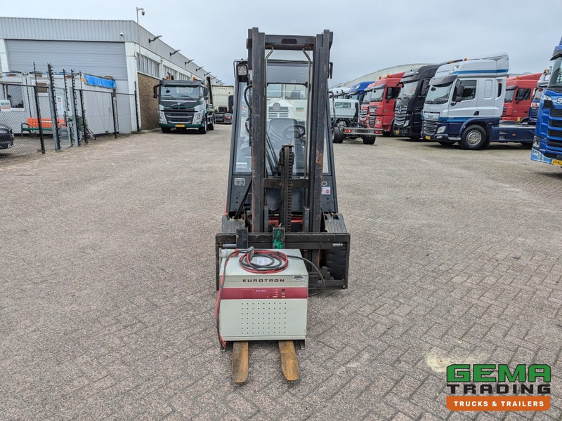 Electric forklift Linde E30 02 - 4058 uur - Duplex Mast - Volrubber Banden - Eurotron 80V-80A Oplader (M34): picture 9