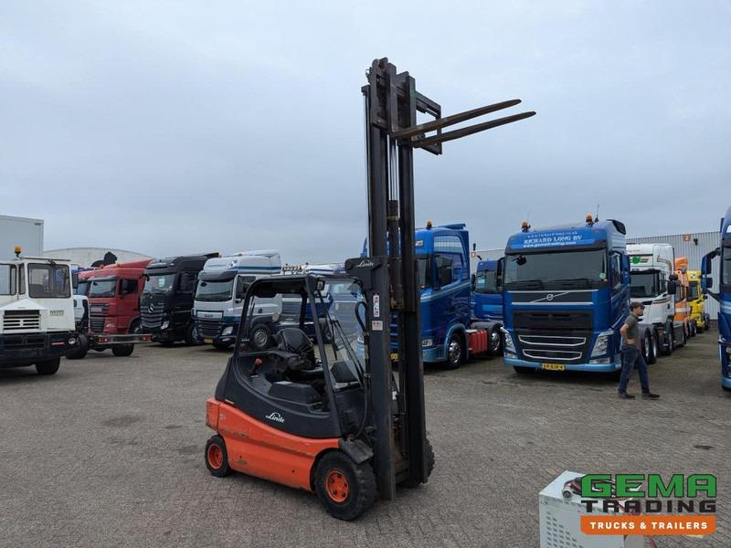 Linde E30 02 - 4058 uur - Duplex Mast - Volrubber Banden - Eurotron 80V-80A Oplader (M34) - Electric forklift: picture 2 Linde E30 02 - 4058 uur - Duplex Mast - Volrubber Banden - Eurotron 80V-80A Oplader (M34) - Electric forklift: picture 2