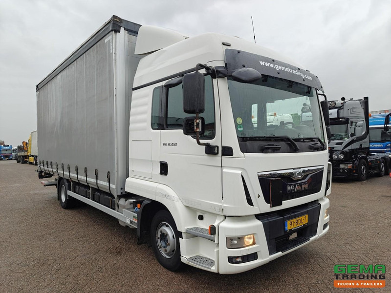 MAN TGL 12.250 4x2 Slaapcab Euro6B - StandAirco - Schuifzeilenbak 6.19m + Laadklep 1500KG - SMARTTacho V2 - 01/2026 APK - Curtain side truck: picture 3 MAN TGL 12.250 4x2 Slaapcab Euro6B - StandAirco - Schuifzeilenbak 6.19m + Laadklep 1500KG - SMARTTacho V2 - 01/2026 APK - Curtain side truck: picture 3