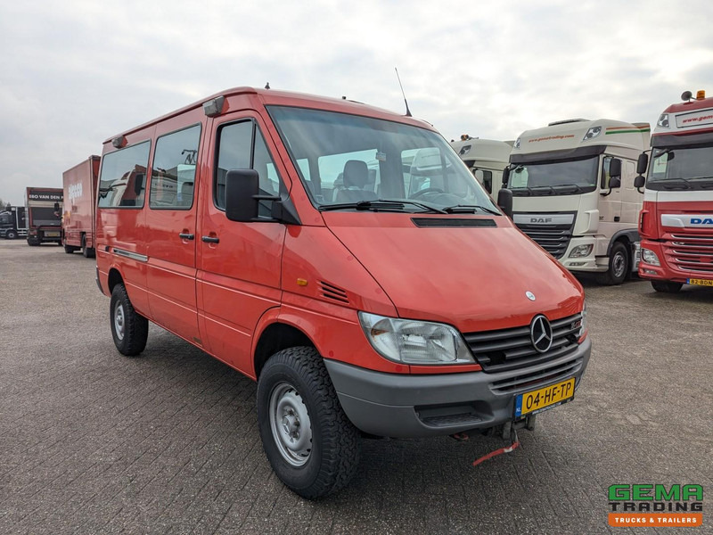 Mercedes-Benz 316 CDI  4x4 Euro3 - 59.000km - 9 Persoons - Lier - 3 Sperren!  Hoge en Lage Gearing - Minibus, Passenger van: picture 2 Mercedes-Benz 316 CDI  4x4 Euro3 - 59.000km - 9 Persoons - Lier - 3 Sperren!  Hoge en Lage Gearing - Minibus, Passenger van: picture 2
