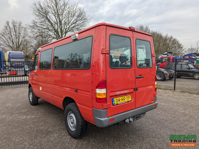 Mercedes-Benz 316 CDI  4x4 Euro3 - 59.000km - 9 Persoons - Lier - 3 Sperren!  Hoge en Lage Gearing - Minibus, Passenger van: picture 4 Mercedes-Benz 316 CDI  4x4 Euro3 - 59.000km - 9 Persoons - Lier - 3 Sperren!  Hoge en Lage Gearing - Minibus, Passenger van: picture 4