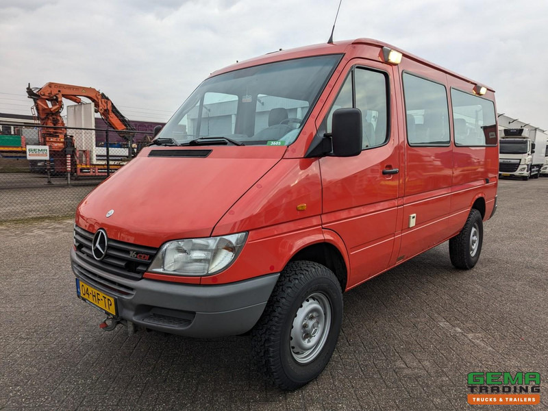 Mercedes-Benz 316 CDI  4x4 Euro3 - 59.000km - 9 Persoons - Lier - 3 Sperren!  Hoge en Lage Gearing - Minibus, Passenger van: picture 1 Mercedes-Benz 316 CDI  4x4 Euro3 - 59.000km - 9 Persoons - Lier - 3 Sperren!  Hoge en Lage Gearing - Minibus, Passenger van: picture 1