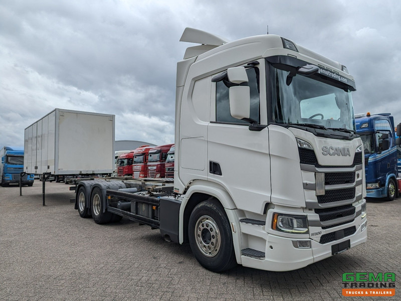 Scania R500 6x2 CR20N Euro6 - Retarder - BDF systeem - Dubbele tanks - Vangmuil - Container transporter/ Swap body truck: picture 4 Scania R500 6x2 CR20N Euro6 - Retarder - BDF systeem - Dubbele tanks - Vangmuil - Container transporter/ Swap body truck: picture 4