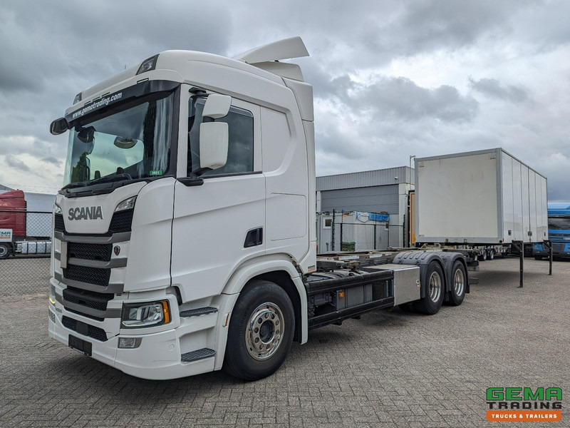 Scania R500 6x2 CR20N Euro6 - Retarder - BDF systeem - Dubbele tanks - Vangmuil - Container transporter/ Swap body truck: picture 1 Scania R500 6x2 CR20N Euro6 - Retarder - BDF systeem - Dubbele tanks - Vangmuil - Container transporter/ Swap body truck: picture 1