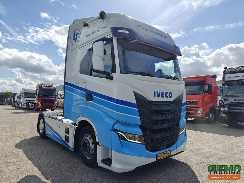 Iveco S-WAY 420 4x2 Euro6D - Dubbele Tanks - StandAirco - Navi - SMARTTacho V2 - 04/2026 APK - Tractor unit: picture 2 Iveco S-WAY 420 4x2 Euro6D - Dubbele Tanks - StandAirco - Navi - SMARTTacho V2 - 04/2026 APK - Tractor unit: picture 2