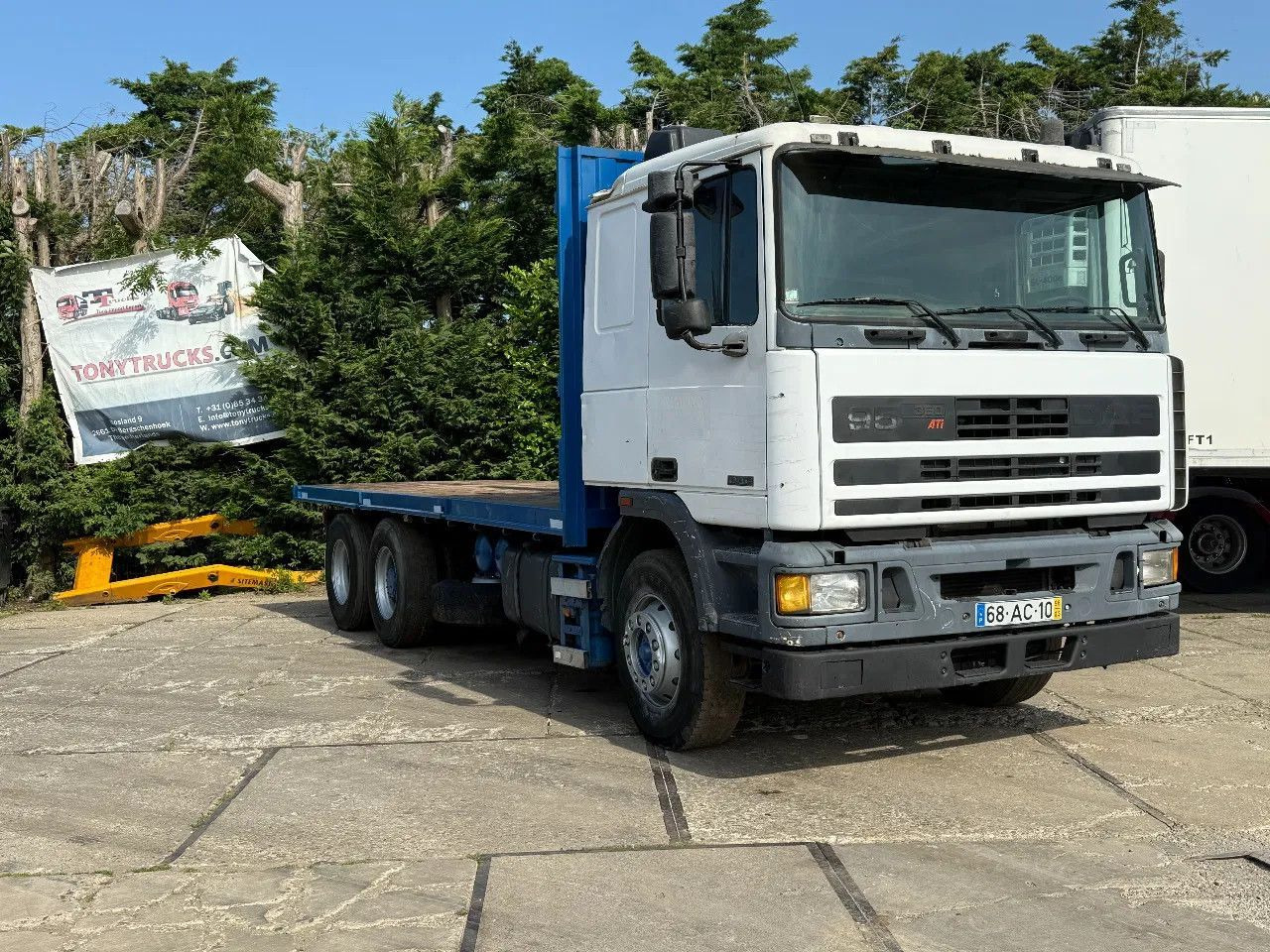 DAF 95.360 ATI 6X2 Chassis ZF Manual Gearbox - Dropside/ Flatbed truck: picture 1 DAF 95.360 ATI 6X2 Chassis ZF Manual Gearbox - Dropside/ Flatbed truck: picture 1