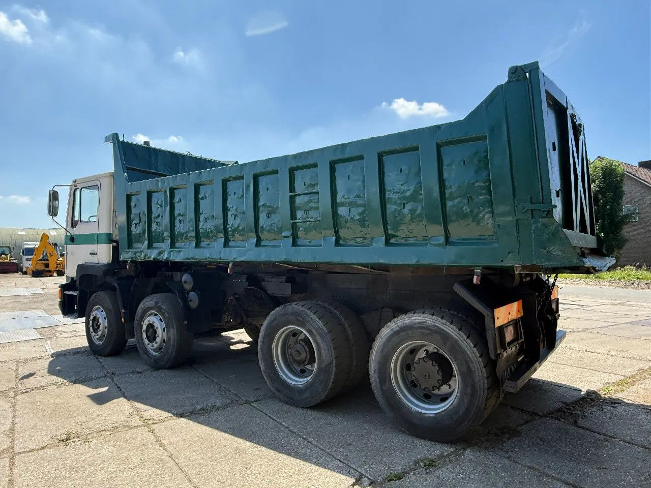 Tipper MAN 35.372 8X4 Tipper Spring/Spring ZF Manual Gear E: picture 19